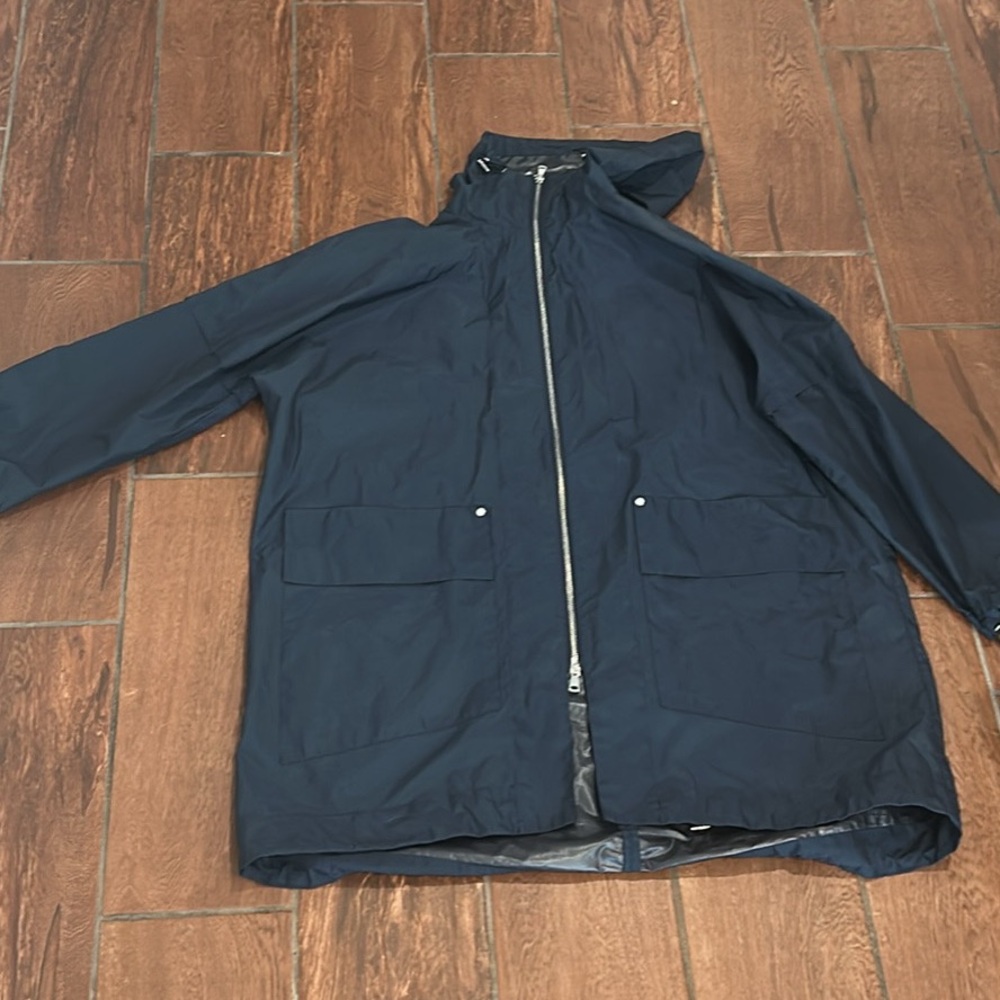 SOSKEN glen large packable raincoat navy